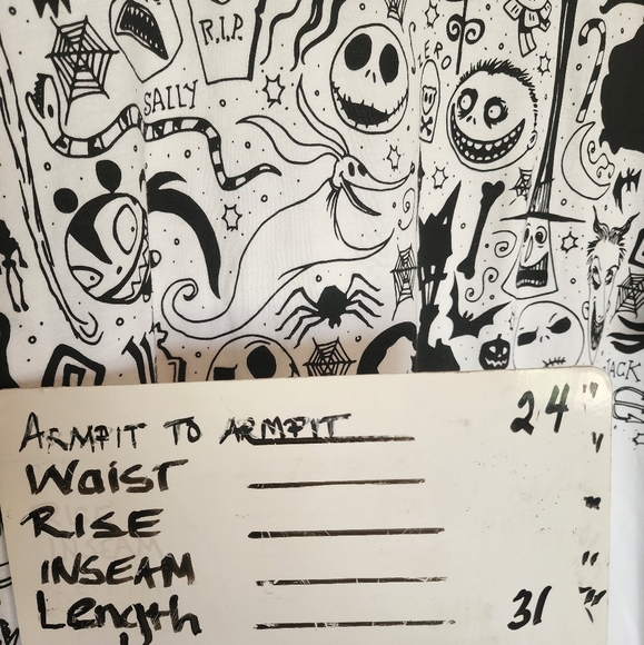 DISNEY Tim Burton Nightmare Before Christmas White Black Graphic T-Shirt XL - Picture 5 of 5